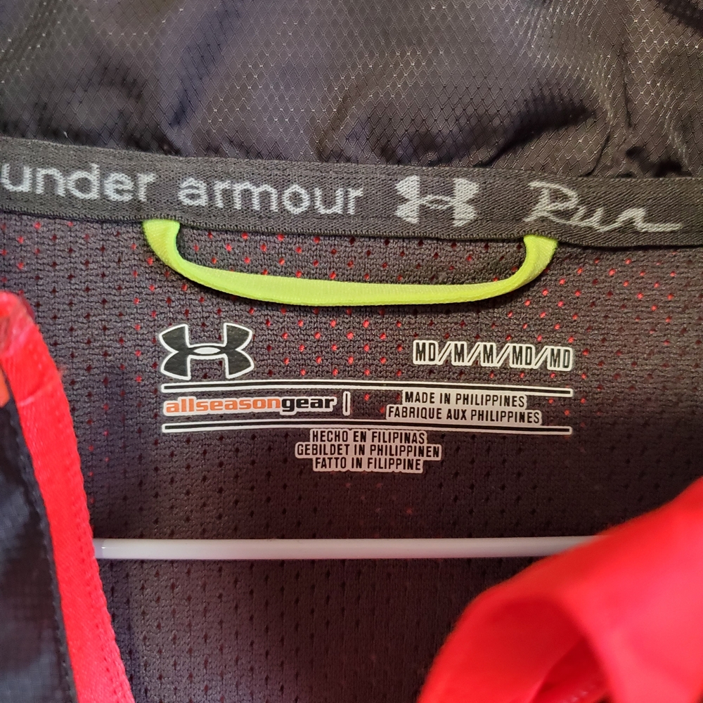 Under Armour NWOT Black and Pink Women's Windbreaker Run🏃🏼‍♀️ Jacket - Picture 7 of 7